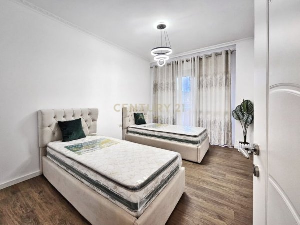 Tirane, shitet apartament 2+1 Kati 2, 94 m² 145.000 € (yzberisht)