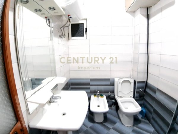 Tirane, shitet apartament 2+1 Kati 3, 95 m² 117.000 € (117000)