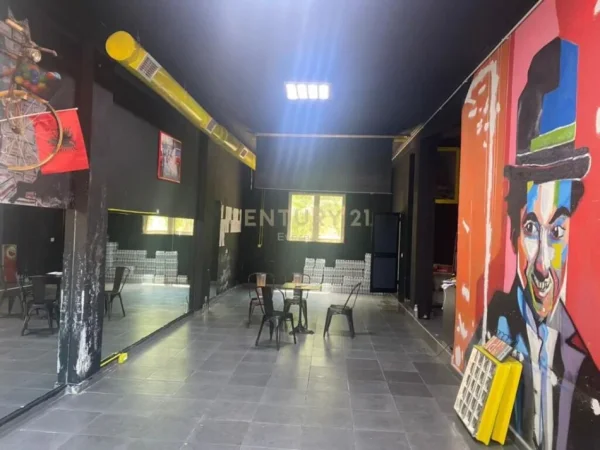 Tirane, jepet me qera ambjent biznesi Kati 0, 64 m² 400 € (Siri Kodra)