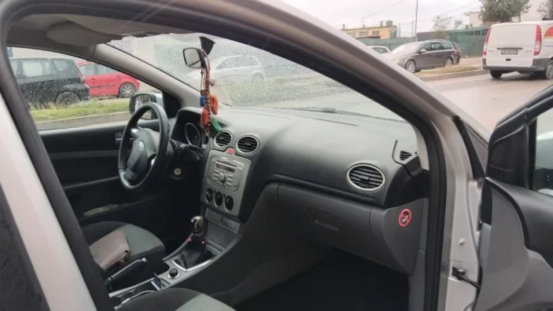 Durres, makine Ford Focux Nafte, gri metalizato manuale Kondicioner 4.000 €