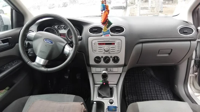 Durres, makine Ford Focux Nafte, gri metalizato manuale Kondicioner 4.000 €
