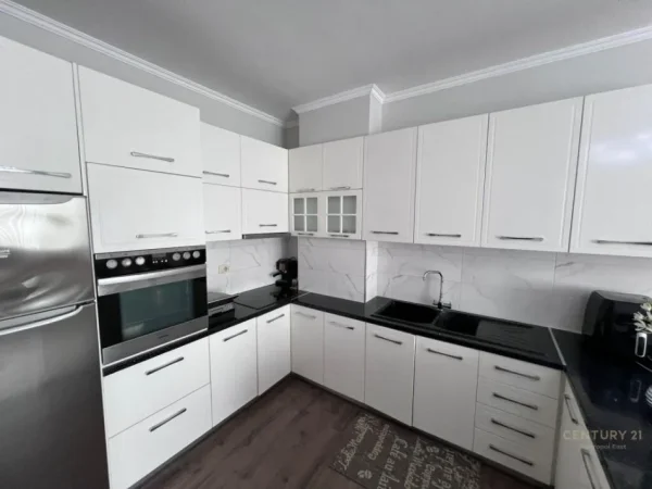 Tirane, shitet apartament 2+1 Kati 5, 98 m² 125.000 € (Astir)