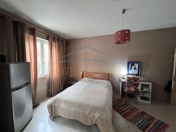Tirane, shitet apartament 2+1+Ballkon Kati 2, 116 m² 180.000 € (Kopshti Botanik)