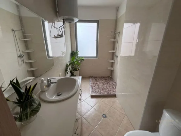 Tirane, shitet apartament 2+1 Kati 5, 98 m² 125.000 € (Astir)