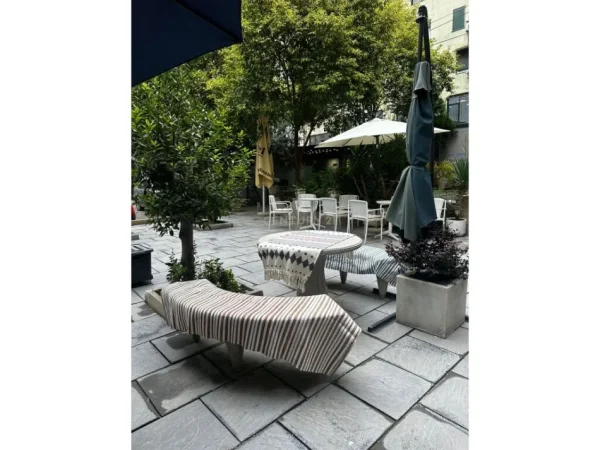 Tirane, jepet me qera bar-kafe Kati 1, 100 m² 750 € (Ish ekspozita Shqipria Sot)