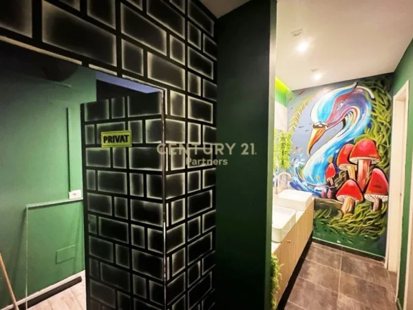 Tirane, jepet me qera ambjent biznesi , 59 m² 700 € (Ish Parku i Autobuzave)