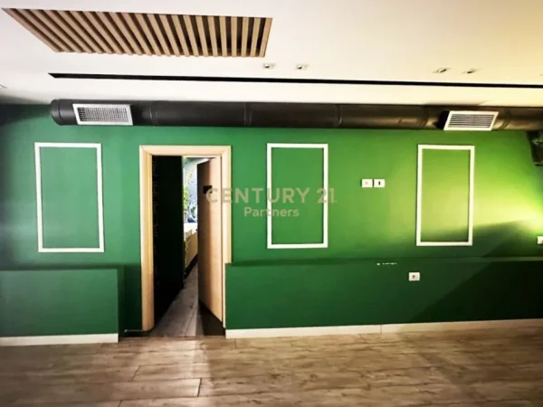 Tirane, jepet me qera ambjent biznesi , 59 m² 700 € (Ish Parku i Autobuzave)