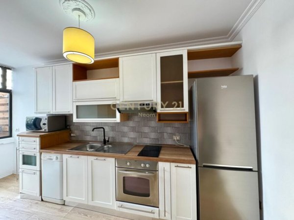 Tirane, shitet apartament 1+1 Kati 2, 81 m² 195.000 € (qender)
