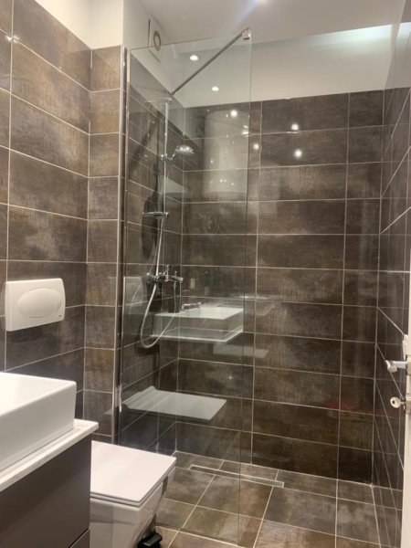 Tirane, jepet me qera apartament 2+1+Ballkon Kati 5, 90 m² 90 € (21 Dhjetori , Rezidenca Libeskind)