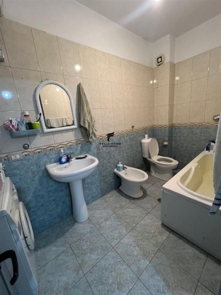 Tirane, jepet me qera apartament 2+1 Kati 2, 110 m² 450 € (ASTIR)