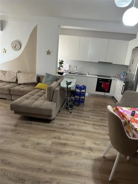 Tirane, shitet apartament 2+1 Kati 5, 102 m² 150.000 € (YZBERISHT)