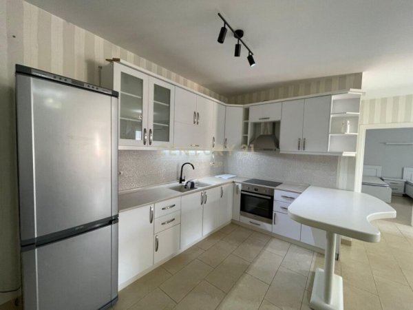 Tirane, jepet me qera apartament 2+1 Kati 8, 100 m² 700 € (e elbasanit)