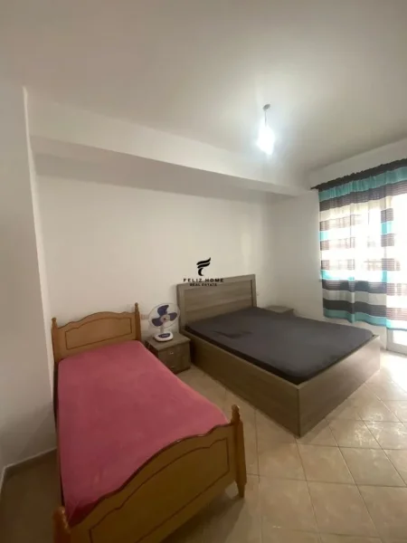 Tirane, jepet me qera apartament 2+1+Ballkon Kati 6, 100 m² 600 € (QENDRA)