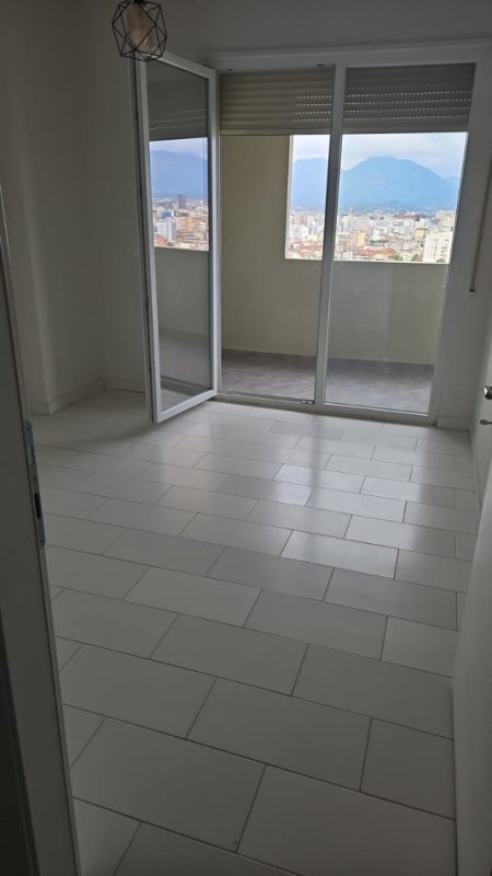 Tirane, jepet me qera apartament 1+1+Ballkon Kati 11, 70 m² 350 € (Yzberisht perballe Spitalit Amerikan 3.)