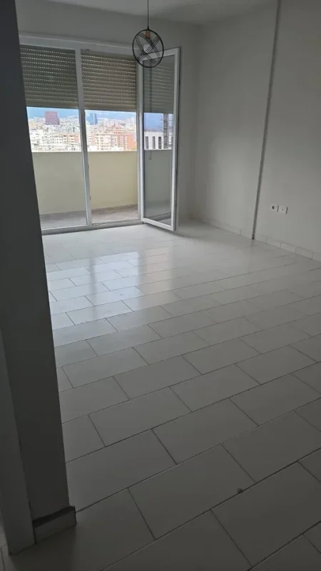 Tirane, jepet me qera apartament 1+1+Ballkon Kati 11, 70 m² 350 € (Yzberisht perballe Spitalit Amerikan 3.)