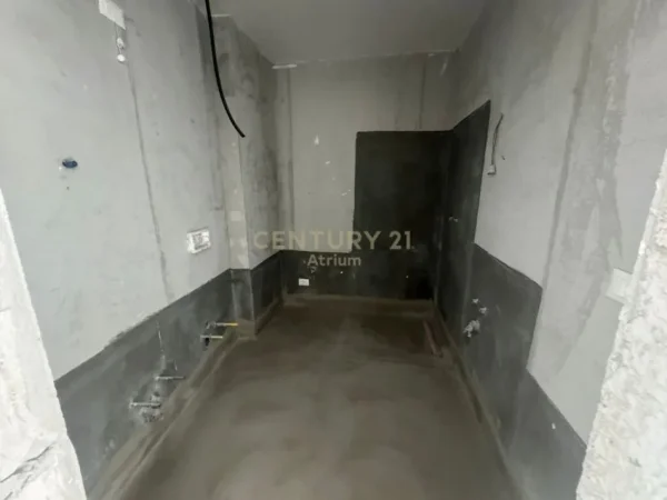 Tirane, shitet apartament 2+1+Ballkon Kati 2, 122 m² 350.000 € (LIQENI)
