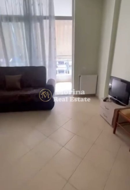 Tirane, jepet me qera apartament 1+1 Kati 5, 70 m² 600 € (Komuna Parisit)