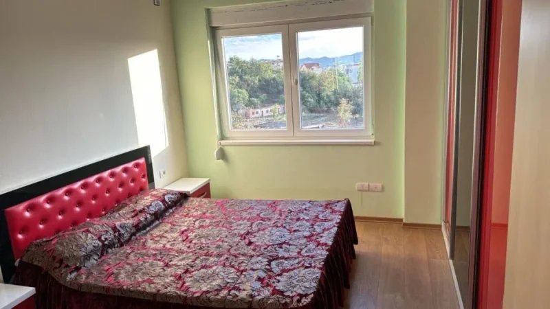 Tirane, jepet me qera apartament 2+1+Ballkon Kati 3, 120 m² 500 € (Fresk)