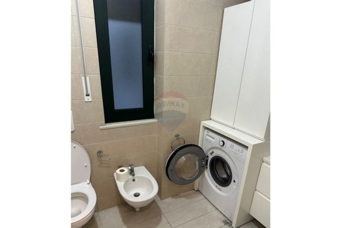Tirane, jepet me qera apartament 2+1 Kati 7, 120 m² 600 € (Apartament me qera 2+1+2 te Green City)