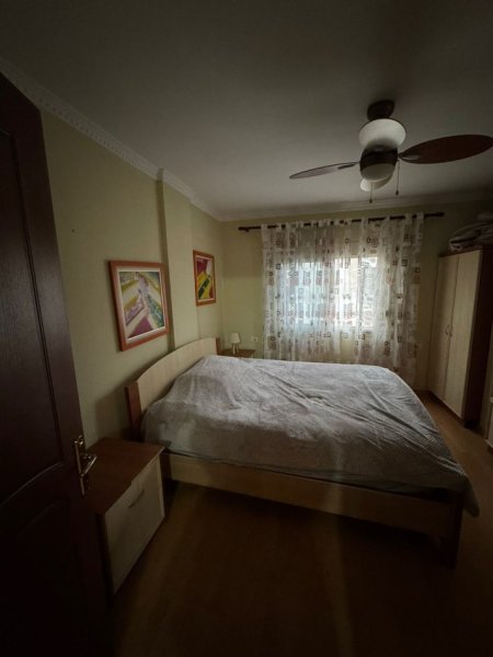 Tirane, jepet me qera apartament 2+1+Ballkon Kati 2, 85 m² 550 € (Myslym shyr , te tregu cam)