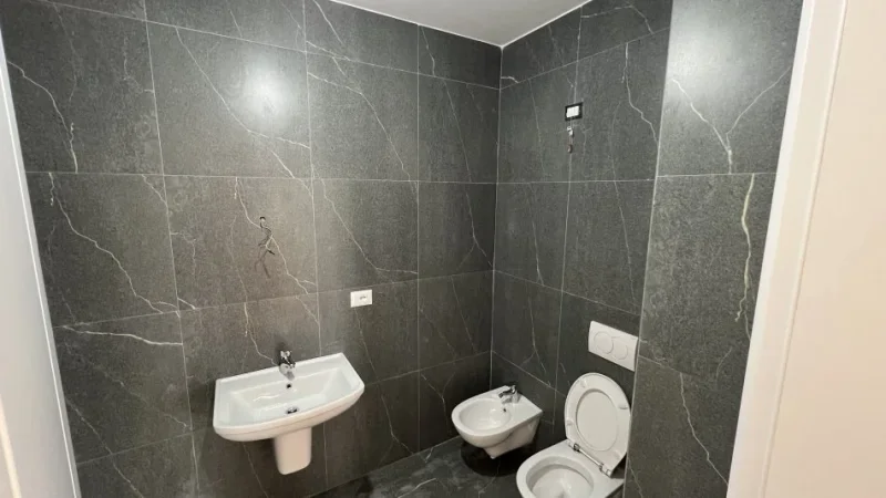Tirane, jepet me qera zyre Kati 7, 137 m² 1.500 € (rruga e kosovareve , liqeni artificial , lake view)