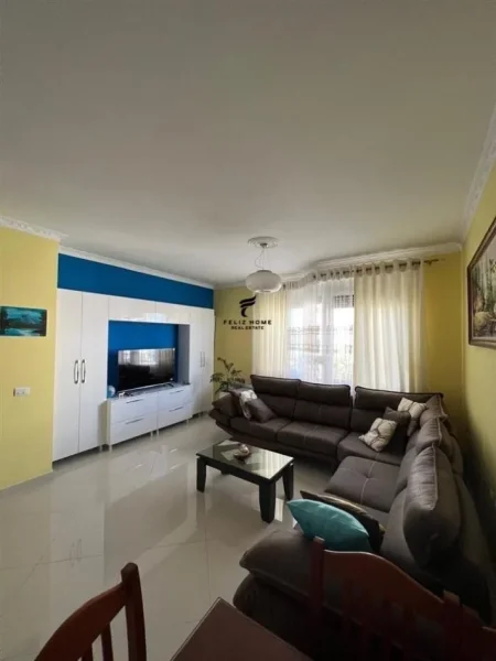 Tirane, jepet me qera apartament 2+1 Kati 4, 100 m² 600 € (DON BOSKO)