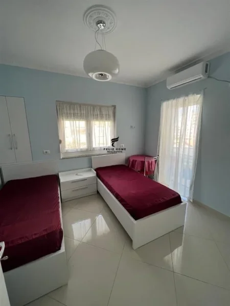 Tirane, jepet me qera apartament 2+1 Kati 4, 100 m² 600 € (DON BOSKO)