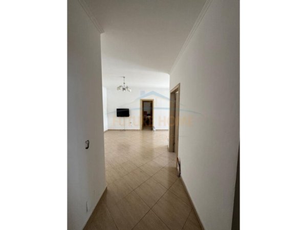 Tirane, shitet apartament 2+1 Kati 4, 200.000 € 