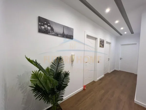 Tirane, shitet apartament 2+1+Aneks+Ballkon Kati 1, 94 m² 145.000 € 