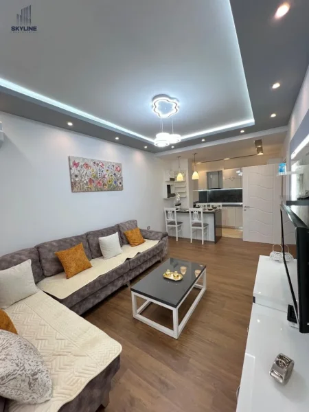 Tirane, shitet apartament 2+1 Kati 1, 94 m² 145.000 € (Yzberisht , 3 Deshmoret)