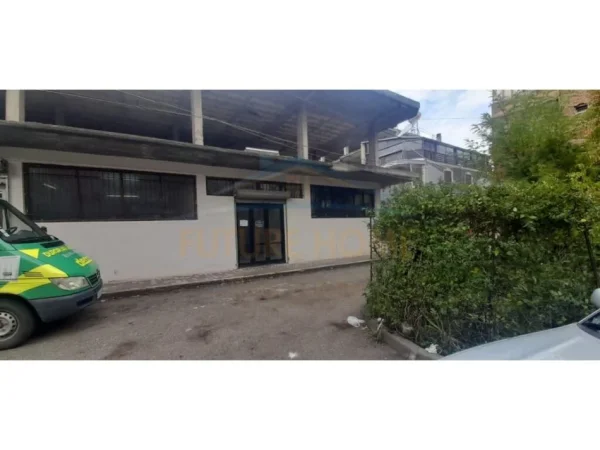 Korce, shitet Vile 2 Katshe Kati 2, 211 m² 153.000 € (Lagjia 8)