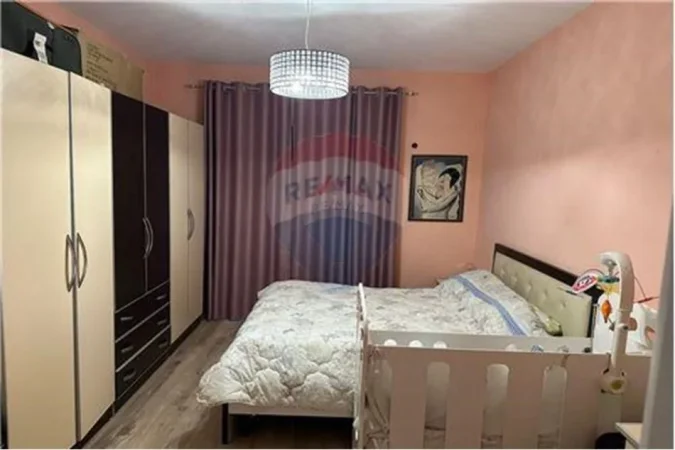 Tirane, jepet me qera apartament 2+1 Kati 7, 599 m² 600 € (Fusha e Aviacionit)