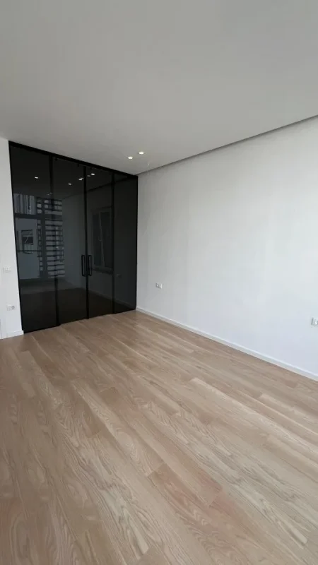 Tirane, shes apartament 2+1 Kati 4, 113 m² 335.000 € (Komuna e Parisit)