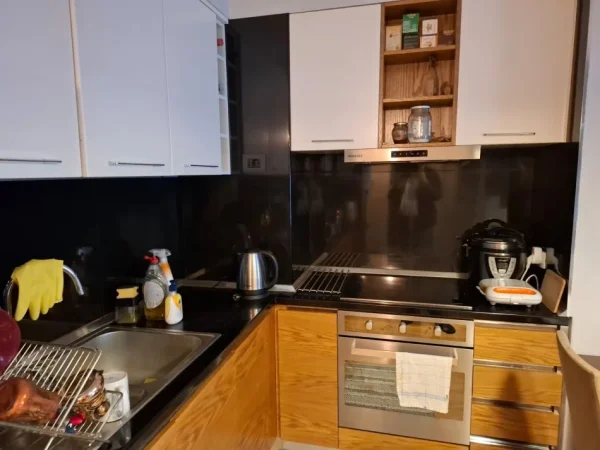 Tirane, jepet me qera apartament 2+1+Ballkon Kati 5, 105 m² 550 € (Kompleksi Ana)