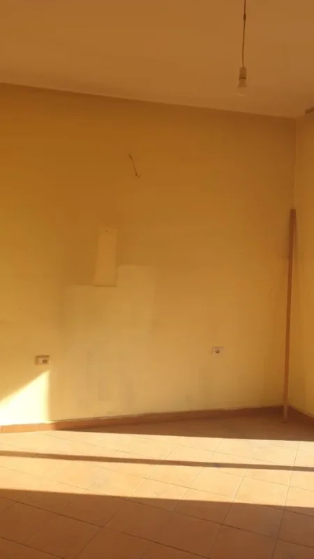 Tirane, shes dyqan Kati 0, 62 m² 145.000 € (Pallati me Shigjeta)