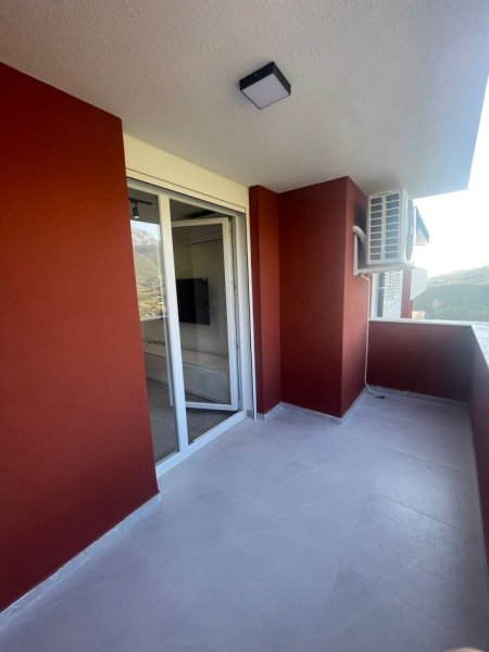 Tirane, jepet me qera apartament 1+1+Ballkon Kati 5, 70 m² 500 € (Dajt)