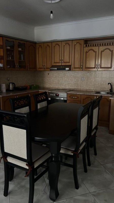 Tirane, jepet me qera apartament 2+1+Ballkon Kati 2, 110 m² 450 € (Astir)