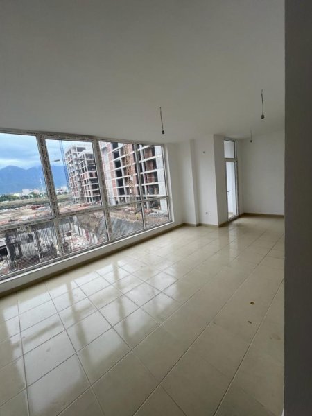 Tirane, jepet me qera apartament 2+1+Ballkon Kati 5, 90 m² 600 € (Bulevardi i Ri)