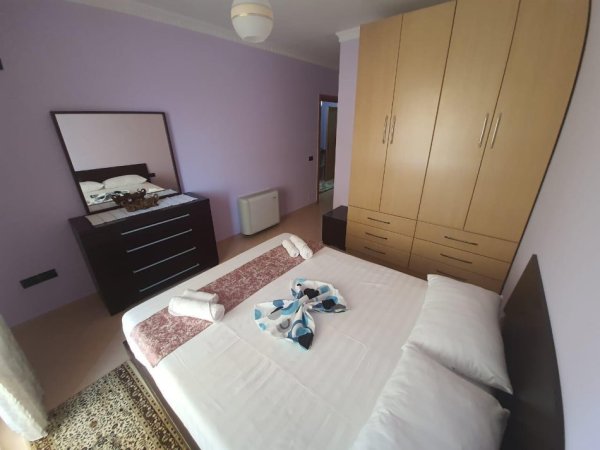 Tirane, jepet me qera apartament 2+1 Kati 5, 110 m² 800 € (Komuna e Parisit)