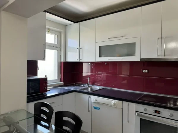 Tirane, jepet me qera apartament 2+1 Kati 7, 100 m² 700 € (Qender , ne fillim te rruge se kavajes , perballe raiffaisen)