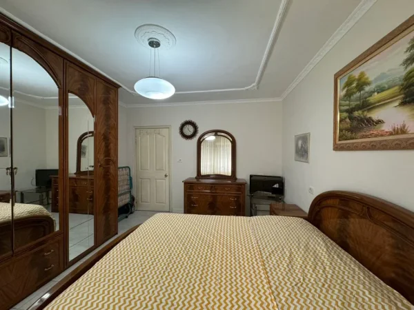 Tirane, jepet me qera apartament 2+1 Kati 7, 100 m² 700 € (Qender , ne fillim te rruge se kavajes , perballe raiffaisen)