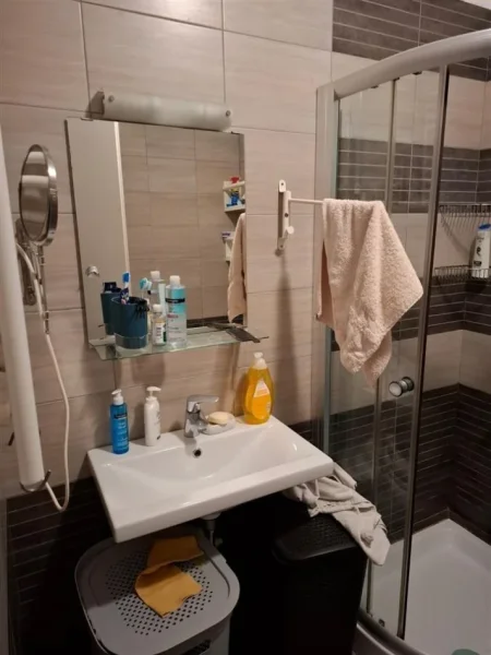 Tirane, jepet me qera apartament 2+1 Kati 5, 104 m² 550 € (Qytet Studtent)