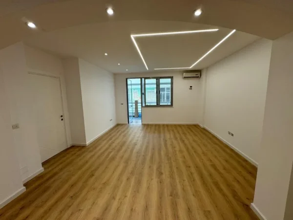 Tirane, shitet apartament 2+1 Kati 3, 104 m² 175.000 € (Fondacioni Eleonora)