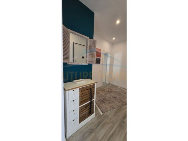 Durres, shitet apartament 1+1 Kati 3, 56 m²95.000€ (Prane Muzeumit, Durres)