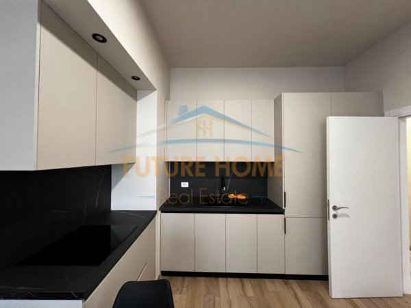 Tirane, jepet me qera apartament 1+1+Ballkon Kati 6, 65 m² 900 € (Ish Parku i Autobuzave)