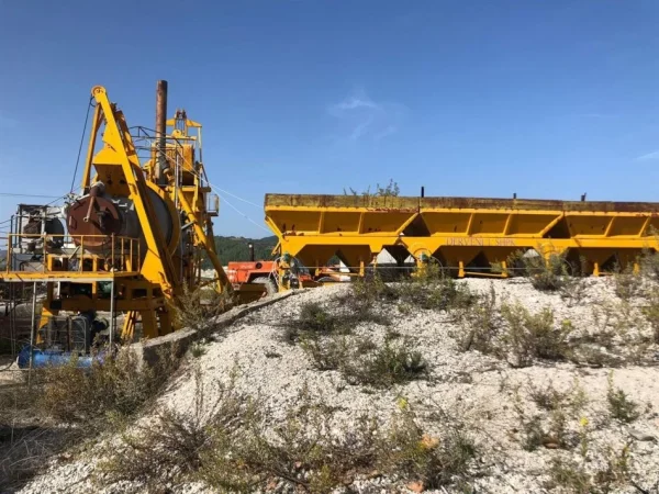 Fier, shes Solar | Diellor, e verdhë