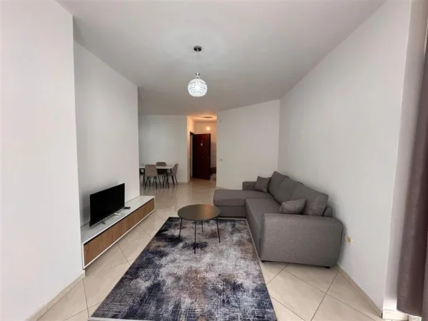 Tirane, jepet me qera apartament 2+1+Ballkon Kati 4, 105 m² 500 € (Kompleksi Fratari)