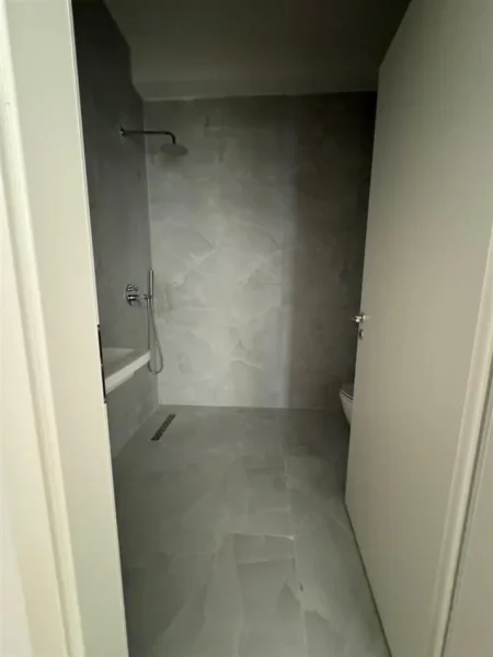 Tirane, jepet me qera apartament 1+1 Kati 7, 60 m² 350 € (Kompleksi Kaimi, Ali Demi)