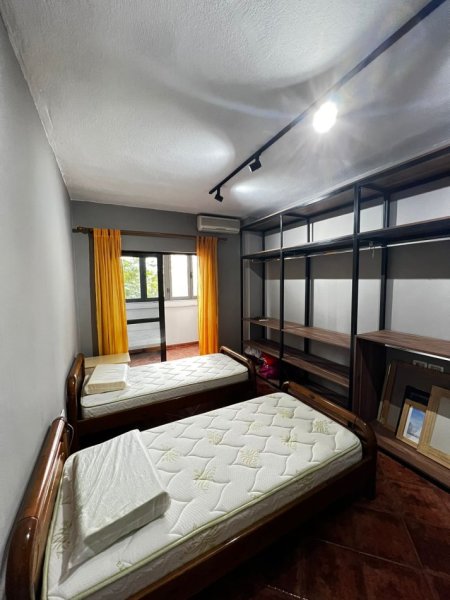 Tirane, jap me qera apartament 3+1+Aneks+Ballkon Kati 4, 110 m² 700 € (STACIONI I TRENIT)