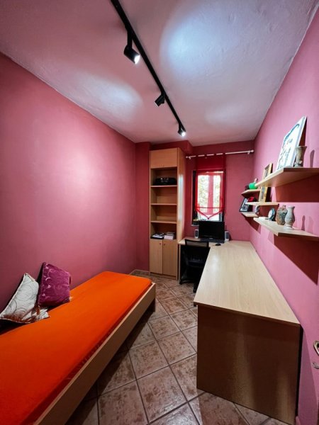 Tirane, jap me qera apartament 3+1+Aneks+Ballkon Kati 4, 110 m² 700 € (STACIONI I TRENIT)
